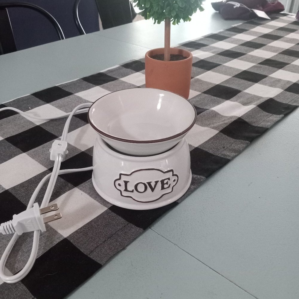 Scentsy "Love" Wax Warmer